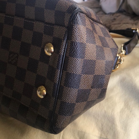 Louis Vuitton - Picture 2 of 8